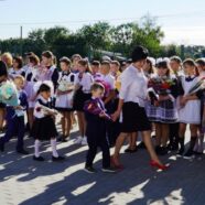 Духовенство Борисовского благочиния приняло участие в торжественных линейках, посвященных Дню знания